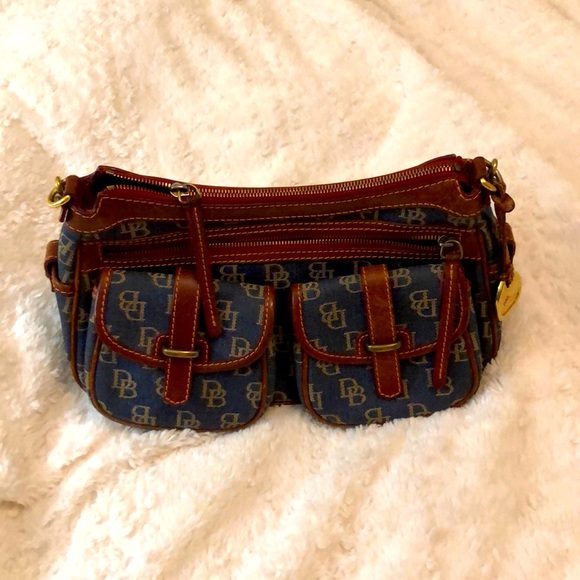 Dooney and Bourke canvas/leather purse - Picture 1 of 7